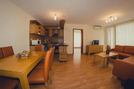 Panorama Apartment *